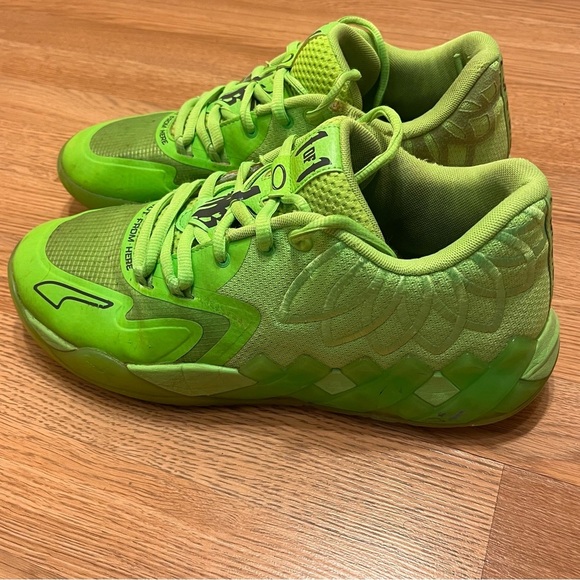 Puma Men’s MB.01 Lo Volt Sneakers Lime Green Size 11.5 Sports Basketball - Picture 1 of 9